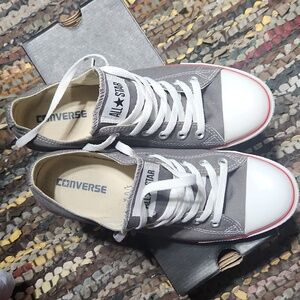 Women's size 10 men's size 8 charcoal Converse